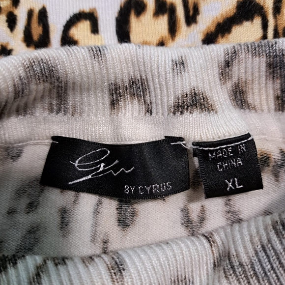 Sweater - Picture 3 of 4